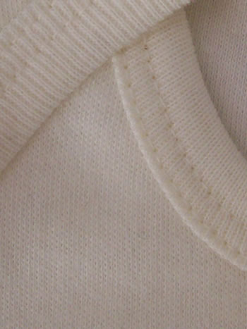 envelope neck t-shirt - neck stitching